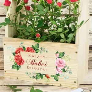 skrzynka na kwiaty z kolorowym nadrukiem personalizacji na prezent dla babci