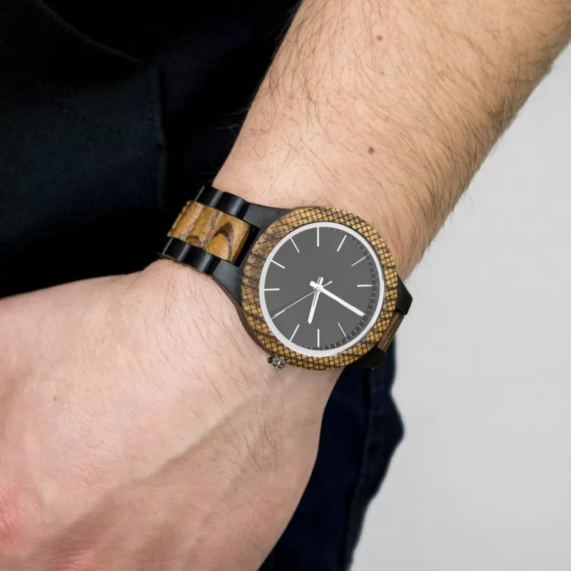 elegancki drewniany zegarek na rękę na prezent dla męża na imieniny