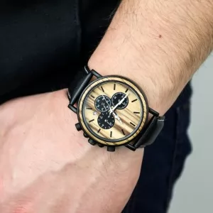 elegancki drewniany zegarek na rękę na prezent dla taty na imieniny