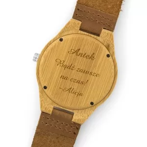 drewnianym zegarku na prezent dla brata na święta