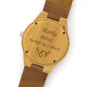 grawer dedykacji na drewnianym zegarku na prezent dla męża na walentynki