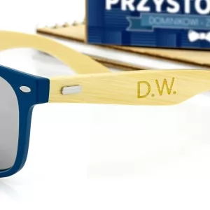 niebieskie okulary przeciwsłoneczne z grawerem personalizacji na prezent dla męża na walentynki