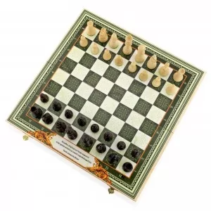 klasyczne szachy turniejowe z autorskim nadrukiem szachownicy na prezent dla dziadka na urodziny