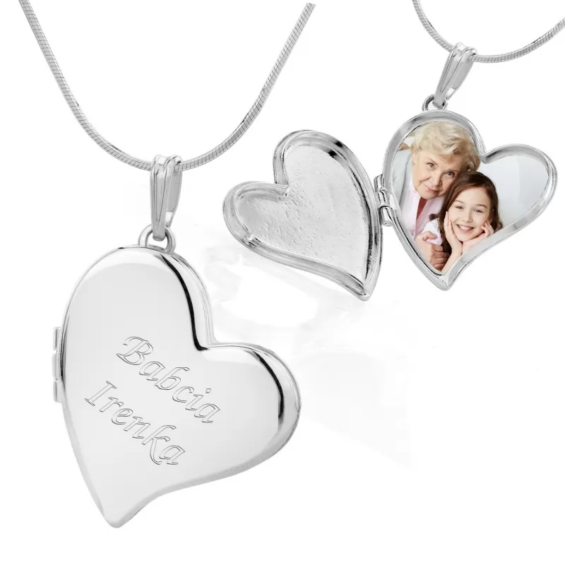 srebrny sekretnik w kształcie serca z grawerem i zdjęciem na prezent dla babci na urodziny