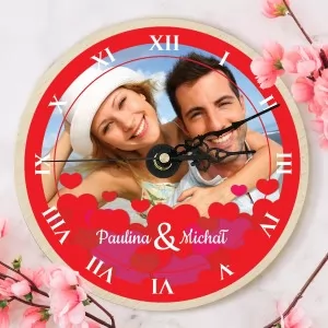 zegar z nadrukiem na upominek walentynkowy dla pary