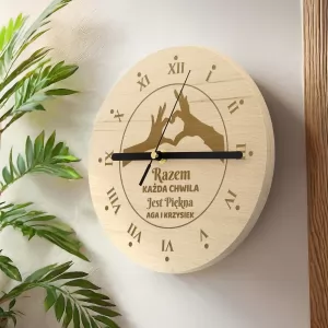 drewniany zegar z personalizacją
