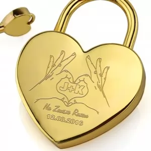 grawer personalizacji na złotej kłódce miłości na walentynki dla pary zakochanych