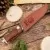 Nóż w etui z grawerem dedykacji z drewnianą rękojeścią
