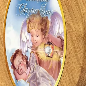 obrazek z drewna dębowego z grawerem na chrzest z kryształkiem