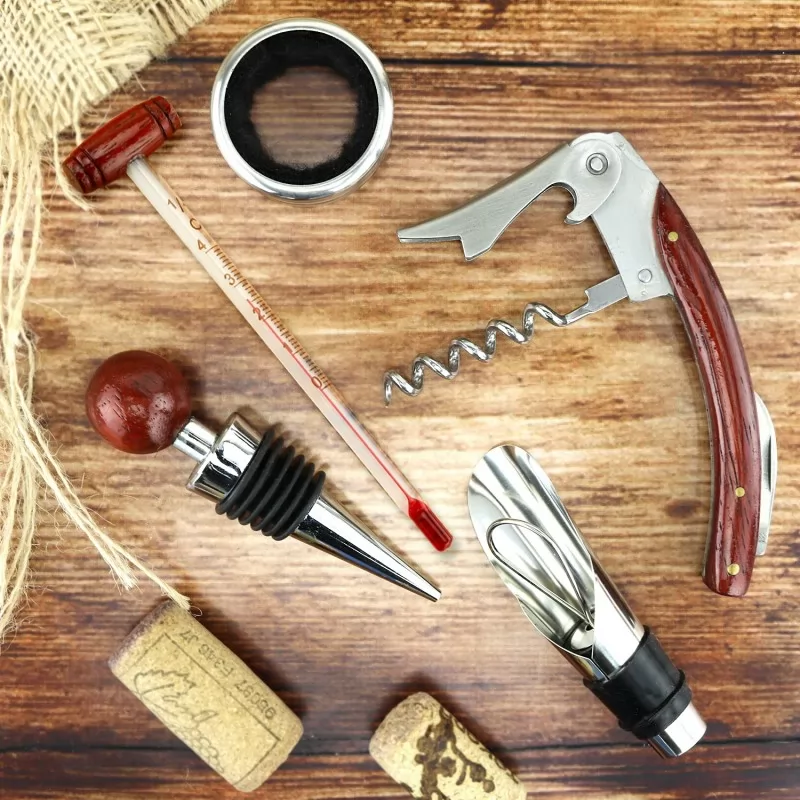 zestaw narzędzi do wina