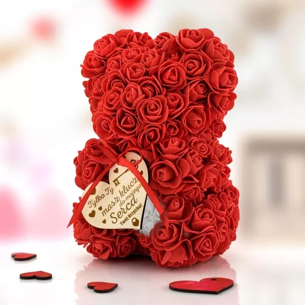 Miś z róż z sercem (wysokość 25 cm) - Klucz do serca