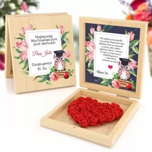 pudełko serce z róż z nadrukiem dla wychowawczyni 