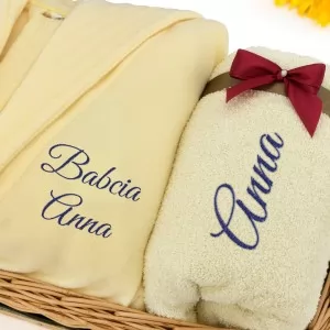 szlafrok i ręcznik z haftem na prezent 