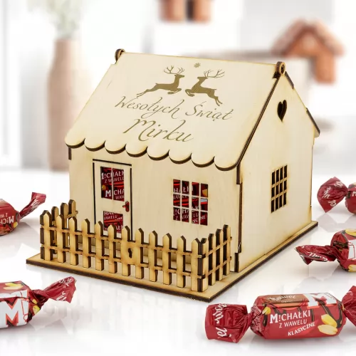 Drewniany domek ze słodyczami na święta dla niego - Renifery