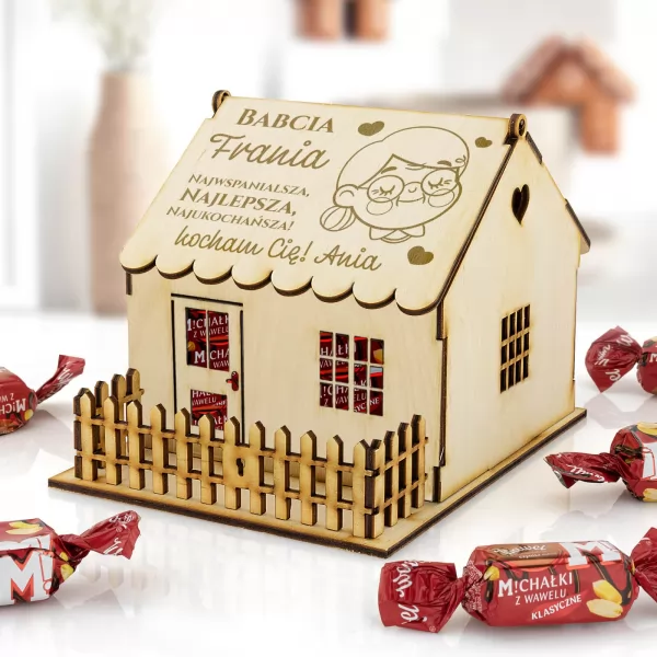 Drewniany domek ze słodyczami dla babci - Najwspanialsza