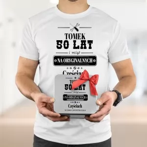 koszulka męska w metalowej puszce z personalizacją na 50 urodziny