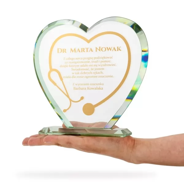 Szklana statuetka serce z grawerem dla lekarki - Podziękowania