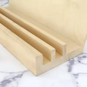 drewniana podpórka do książek