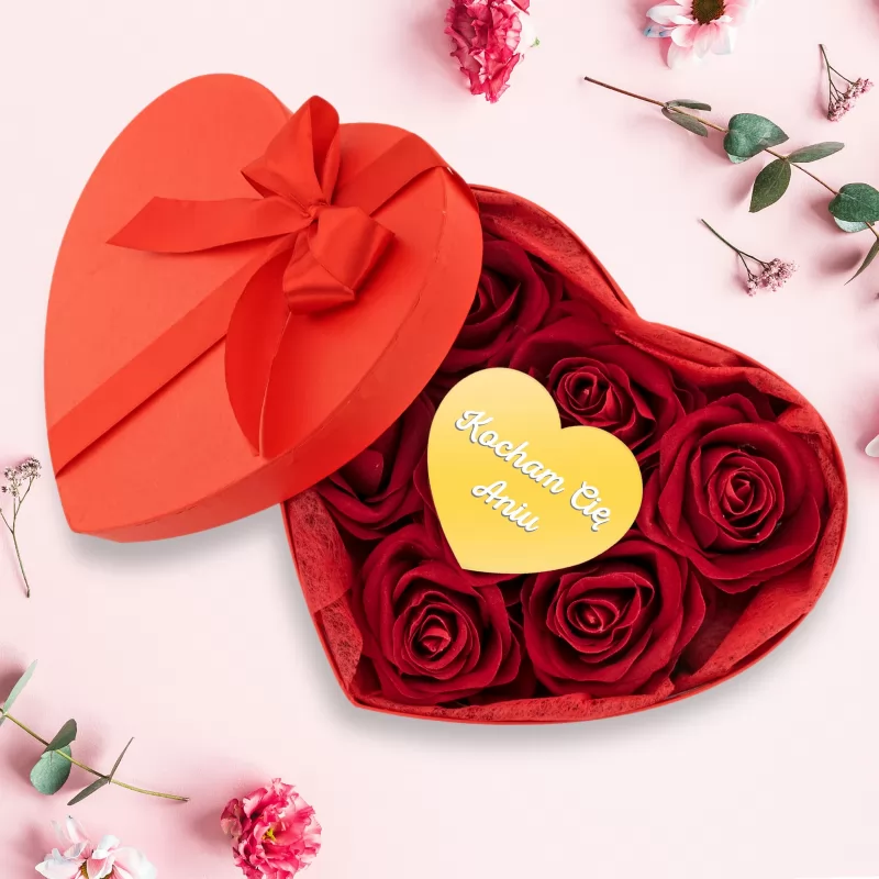 czerwony flower box serce