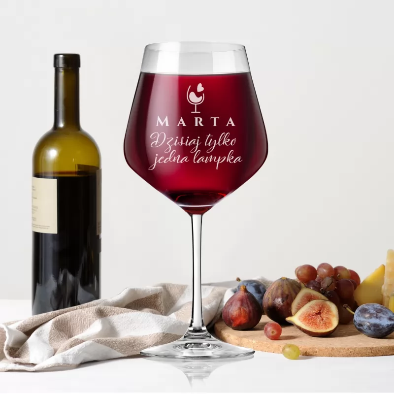 personalizowany kieliszek do wina