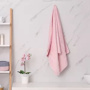 ręcznik z haftem różowy