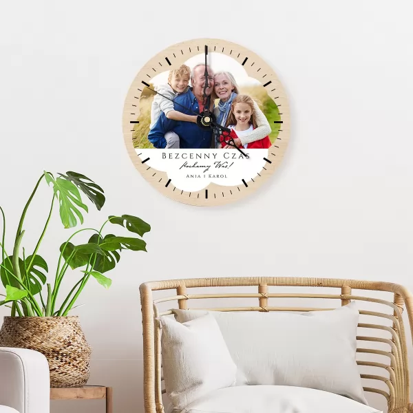 Zegar ścienny drewniany z nadrukiem dla babci i dziadka - Bezcenny czas