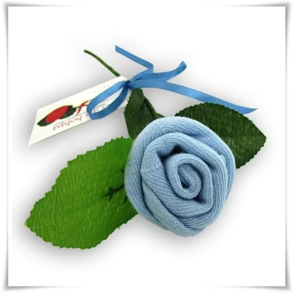 Róża ze skarpetek niebieska na prezent
