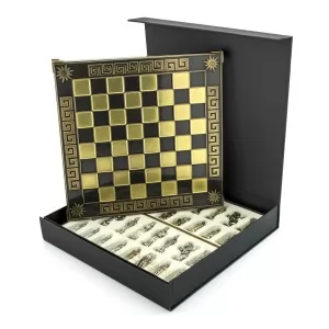 eleganckie szachy umieszczone w czarnym pudełku na prezent na urodziny