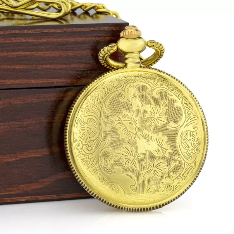 rewers zegarka z arabeską na złotym tle na prezent dla dziadka na mikołajki