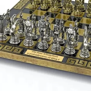 eleganckie szachy z grawerem na prezent