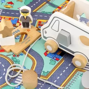 zabawka dla dziecka ciężarówka z nadrukiem