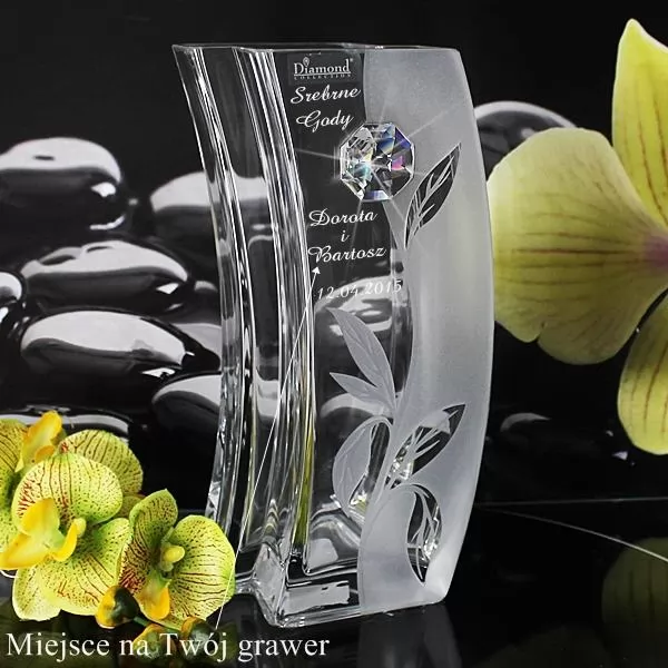 Elegancki wazon z kryształem Swarovski z opcją graweru Twojej dedykacji