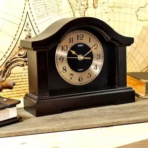 drewniany zegar kominkowy