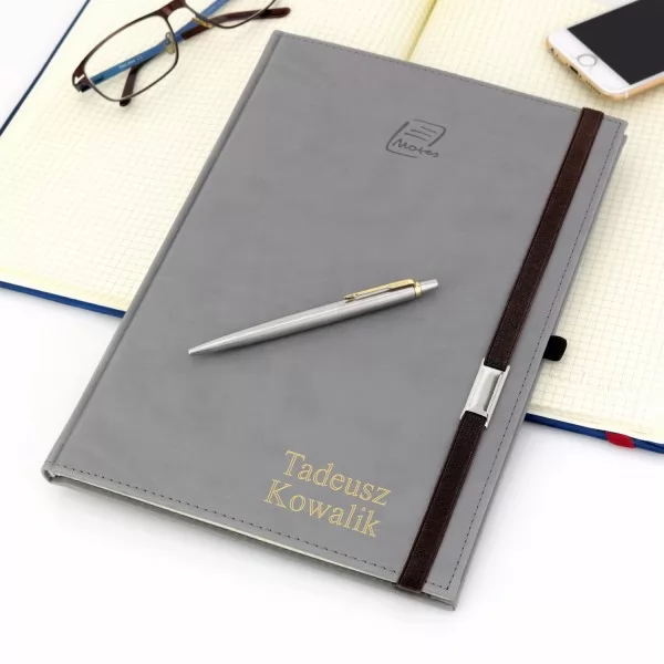 Notes Vivella kolor szary z grawerem + długopis Parker - prezent dla Biznesmena