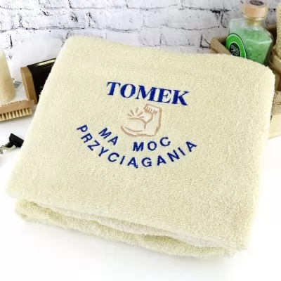 Ręcznik z haftowaniem - Moc przyciągania + imię 