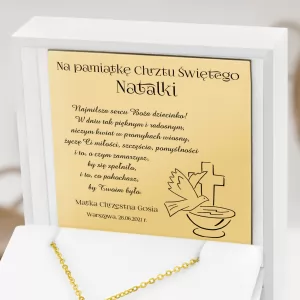 medalik w pudełku prezentowym na chrzest