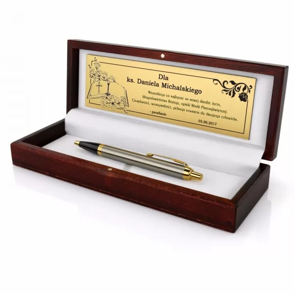 Elegancki długopis Parker w drewnianym pudełku z opcją graweru na upominek dla księdza