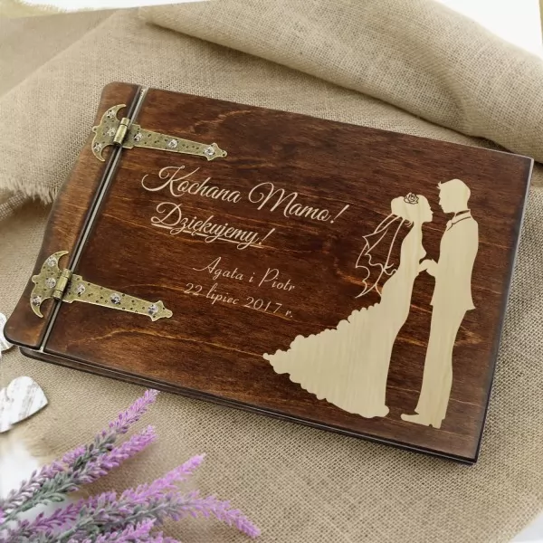 Spersonalizowany drewniany album na podziękowanie ślubne dla mamy
