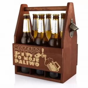 grawerowana drewniana skrzynka na 6 piw z otwieraczem na prezent urodzinowy