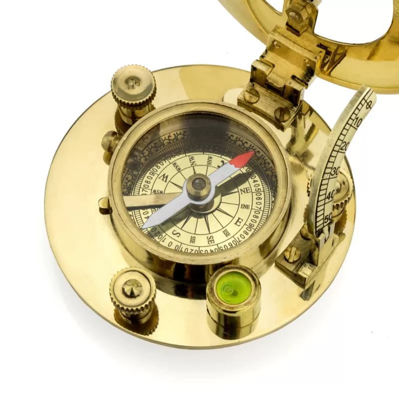 kompas mosiężny z zegarem słonecznym