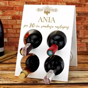 stojak na wino z personalizacją na prezent urodzinowy