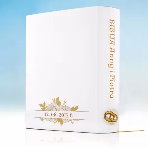 biblia z personalizowaną okładką na prezent z okazji ślubu
