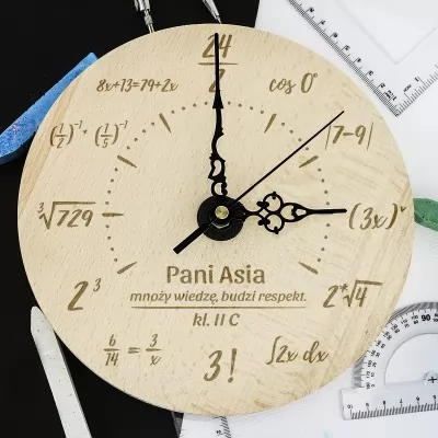Zegar z grawerem na upominek dla matematyka 