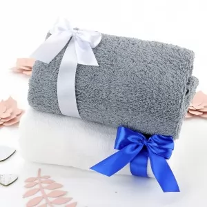 eleganckie ręczniki z haftem imion