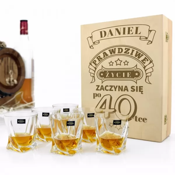 Komplet 6 szklanek do whisky w drewnianym pudełku z grawerem na prezent