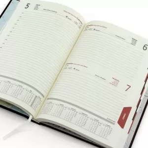 kalendarz książkowy z grawerem na prezent