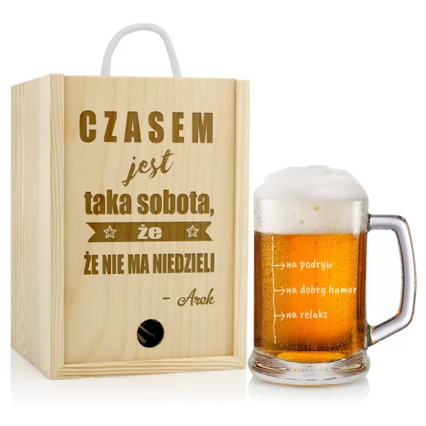 Kufel na piwo w drewnianej skrzynce z personalizacją - Sobota