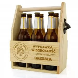 drewniana skrzynka na piwo z grawerem na prezent na 18 dla chłopaka