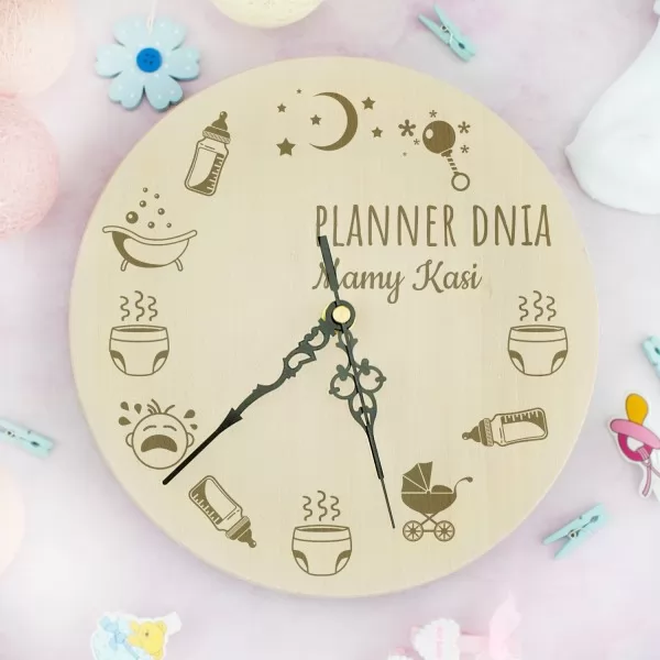 Zegar ścienny drewniany z personalizacją na prezent dla młodej mamy