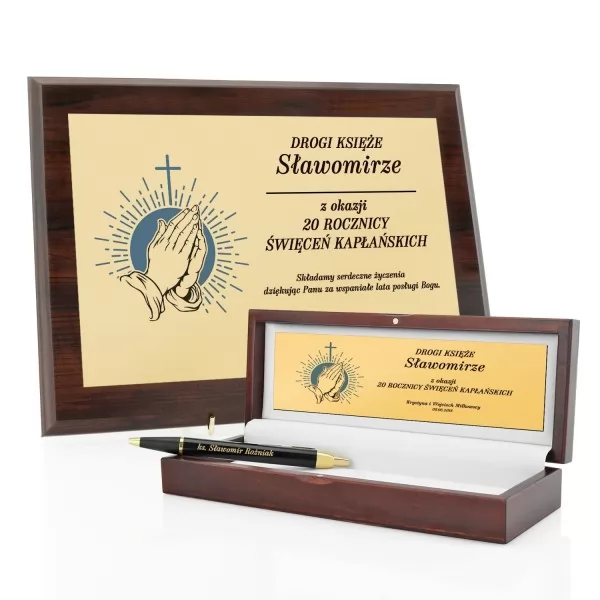 Certyfikat i długopis Parker z grawerem na prezent na święcenia kapłańskie